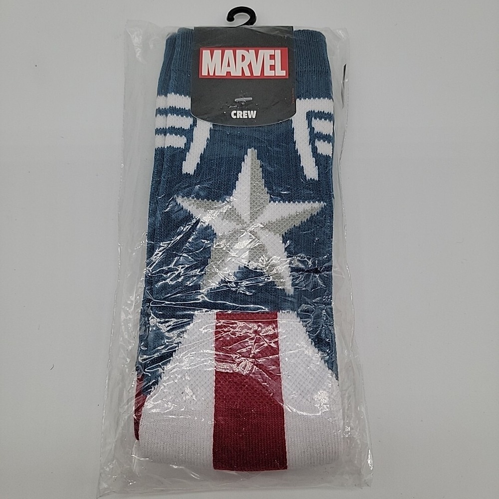 Captain America Suit Up 1 Pair Men's Crew Socks Marvel Star and Stripes Avengers